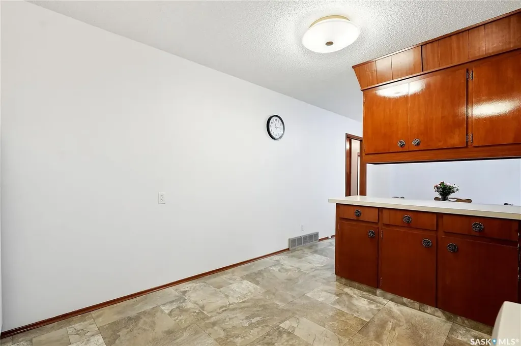 21 Bateman Crescent Saskatoon SK S7H 3C3