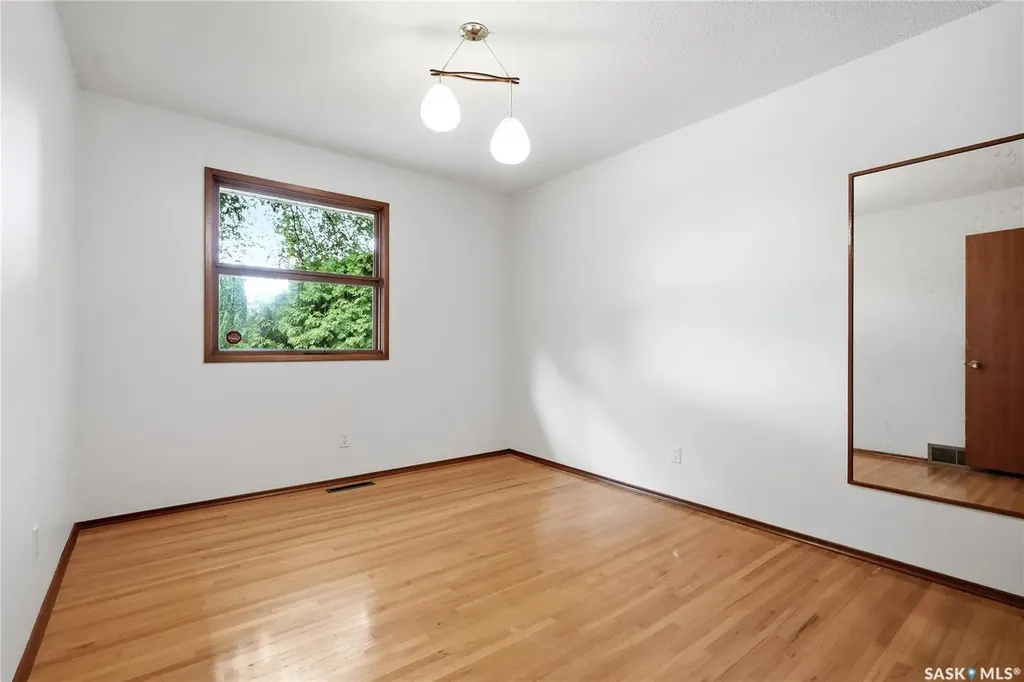 21 Bateman Crescent Saskatoon SK S7H 3C3