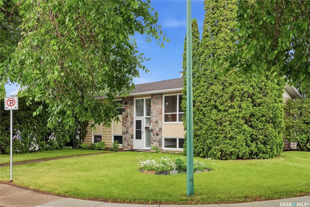 21 Bateman Crescent Saskatoon SK S7H 3C3