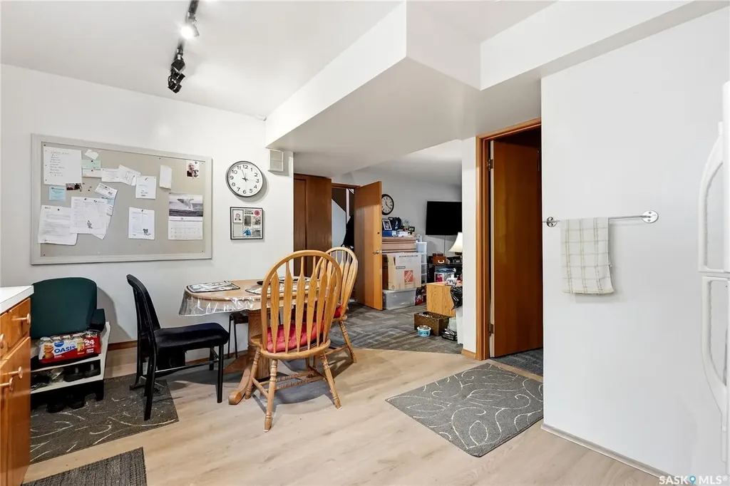21 Bateman Crescent Saskatoon SK S7H 3C3