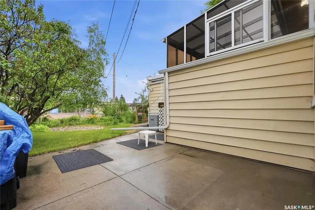 21 Bateman Crescent Saskatoon SK S7H 3C3