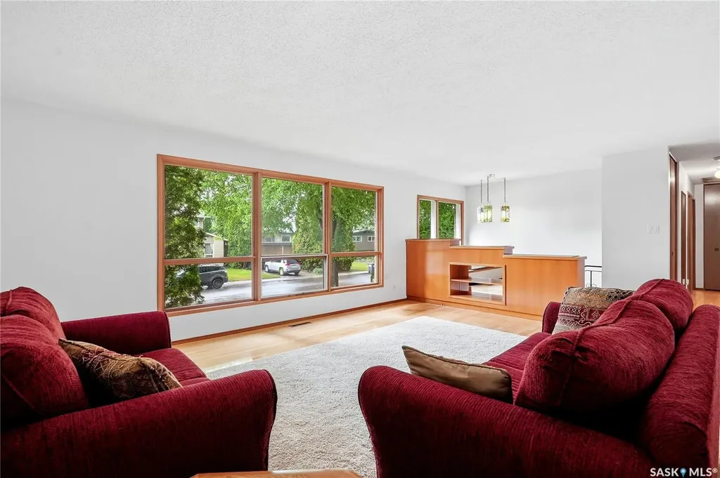 21 Bateman Crescent Saskatoon SK S7H 3C3