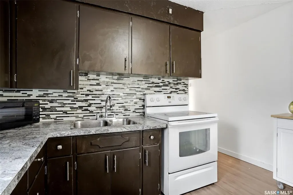 1860 Alexandra Street Regina SK S4T 4P3