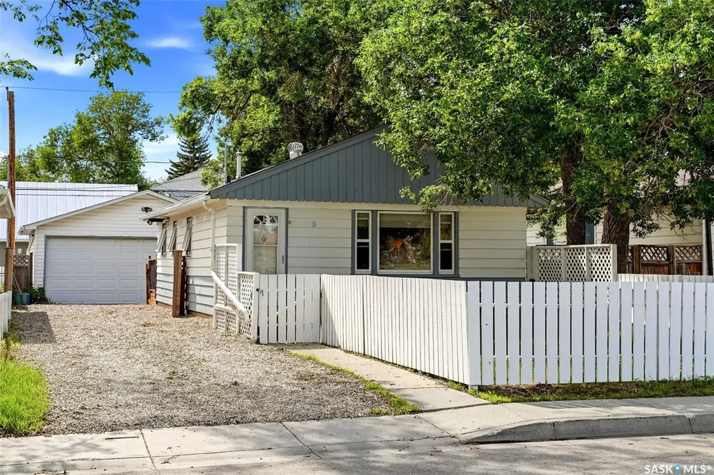 1860 Alexandra Street Regina SK S4T 4P3
