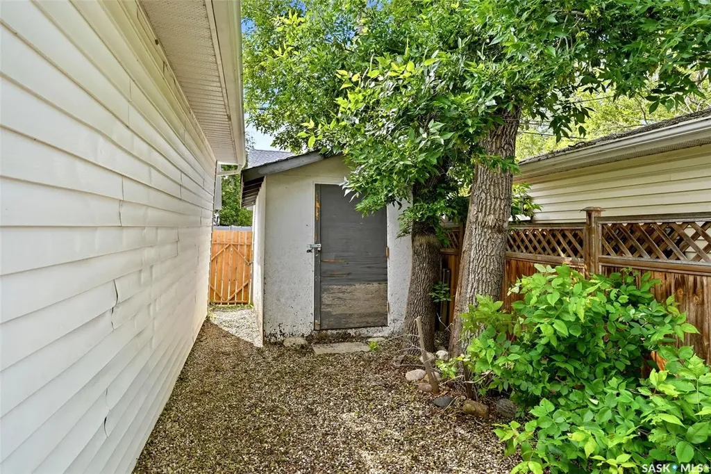 1860 Alexandra Street Regina SK S4T 4P3