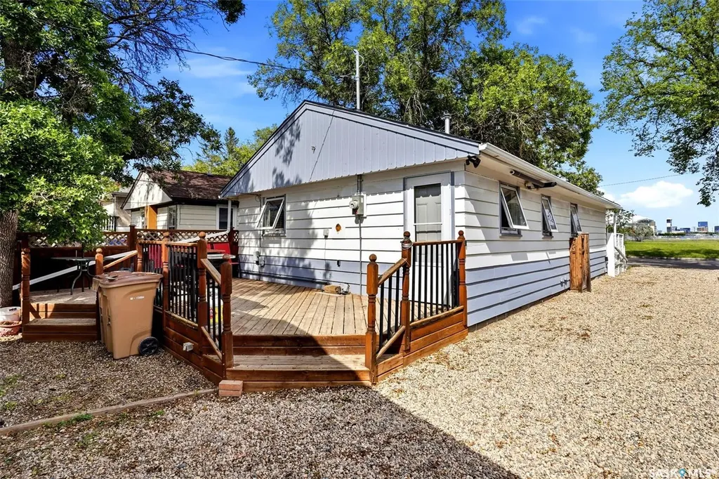 1860 Alexandra Street Regina SK S4T 4P3