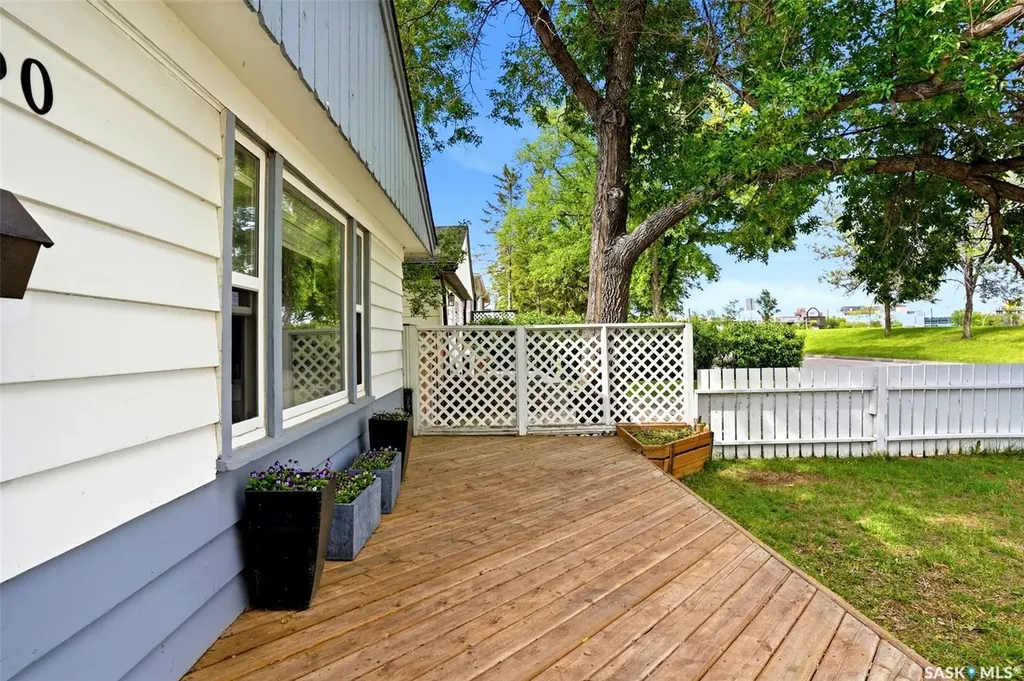 1860 Alexandra Street Regina SK S4T 4P3