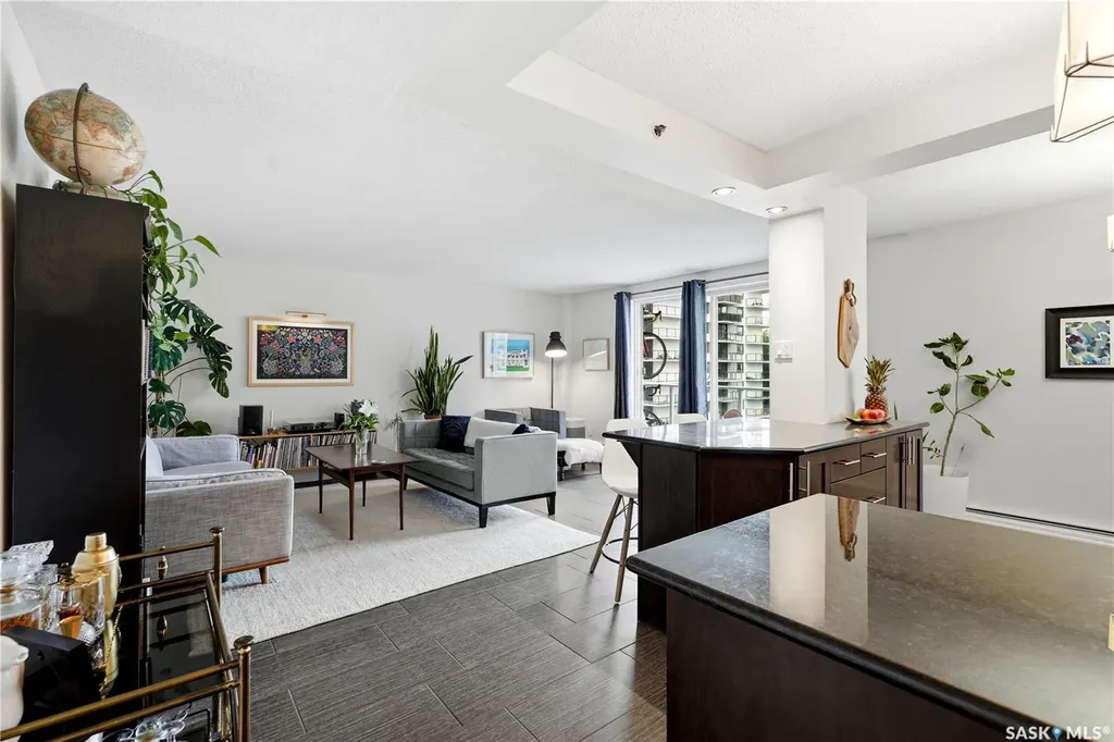320 5th Avenue N Saskatoon SK S7K 2P5