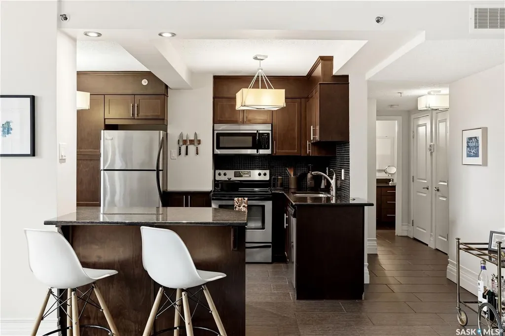 320 5th Avenue N Saskatoon SK S7K 2P5