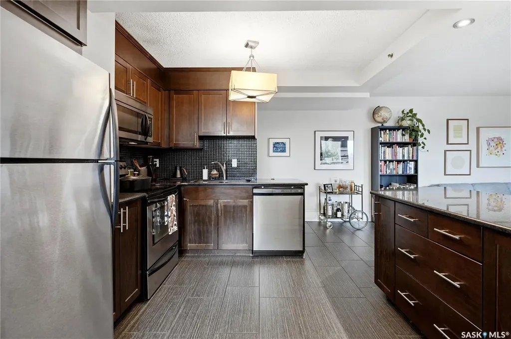 320 5th Avenue N Saskatoon SK S7K 2P5