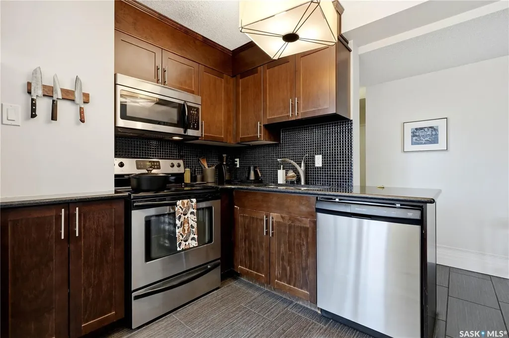 320 5th Avenue N Saskatoon SK S7K 2P5