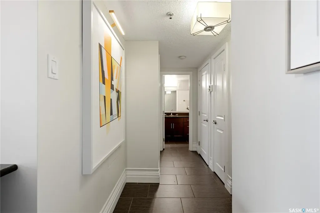 320 5th Avenue N Saskatoon SK S7K 2P5
