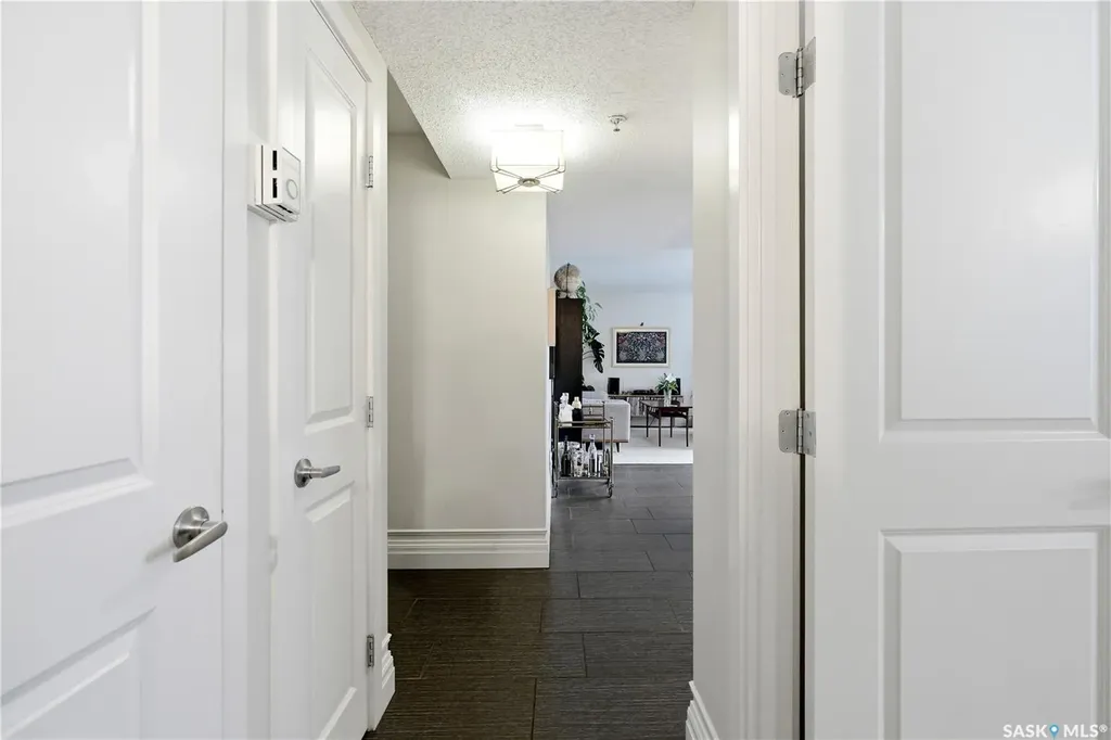 320 5th Avenue N Saskatoon SK S7K 2P5