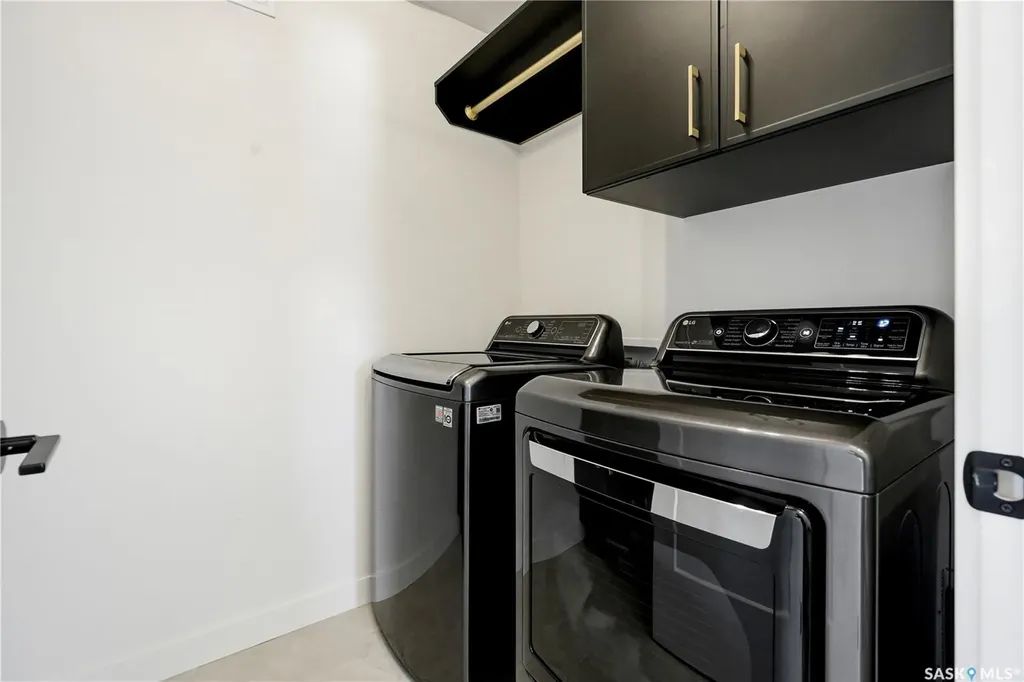 147 Barrett Street Saskatoon SK S7W 0Z8
