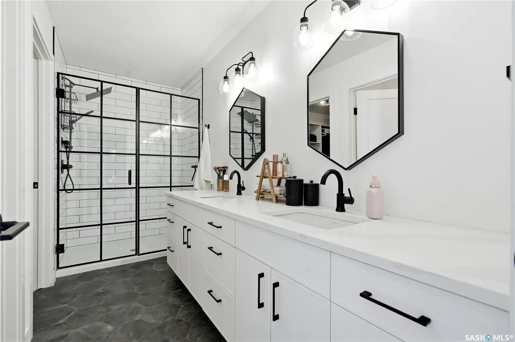 147 Barrett Street Saskatoon SK S7W 0Z8