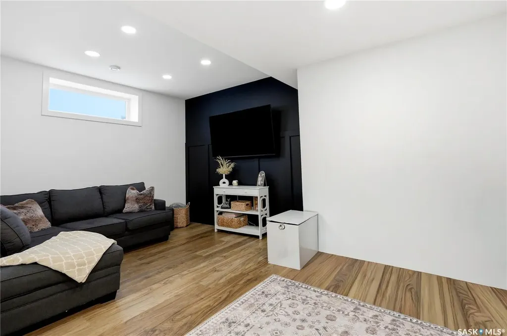 147 Barrett Street Saskatoon SK S7W 0Z8