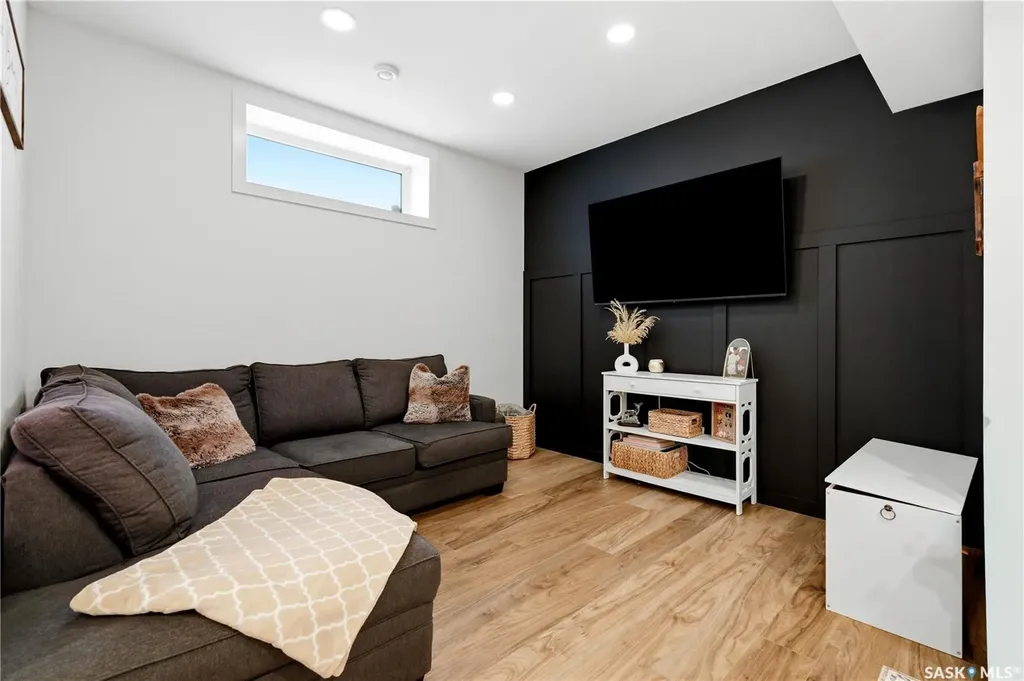147 Barrett Street Saskatoon SK S7W 0Z8