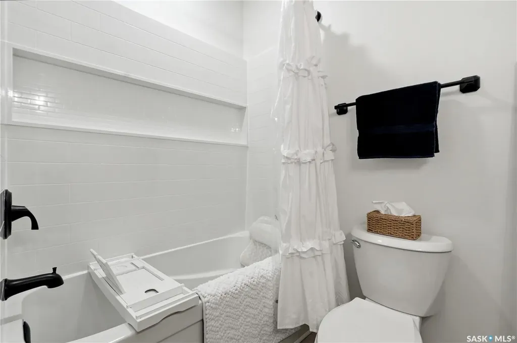 147 Barrett Street Saskatoon SK S7W 0Z8