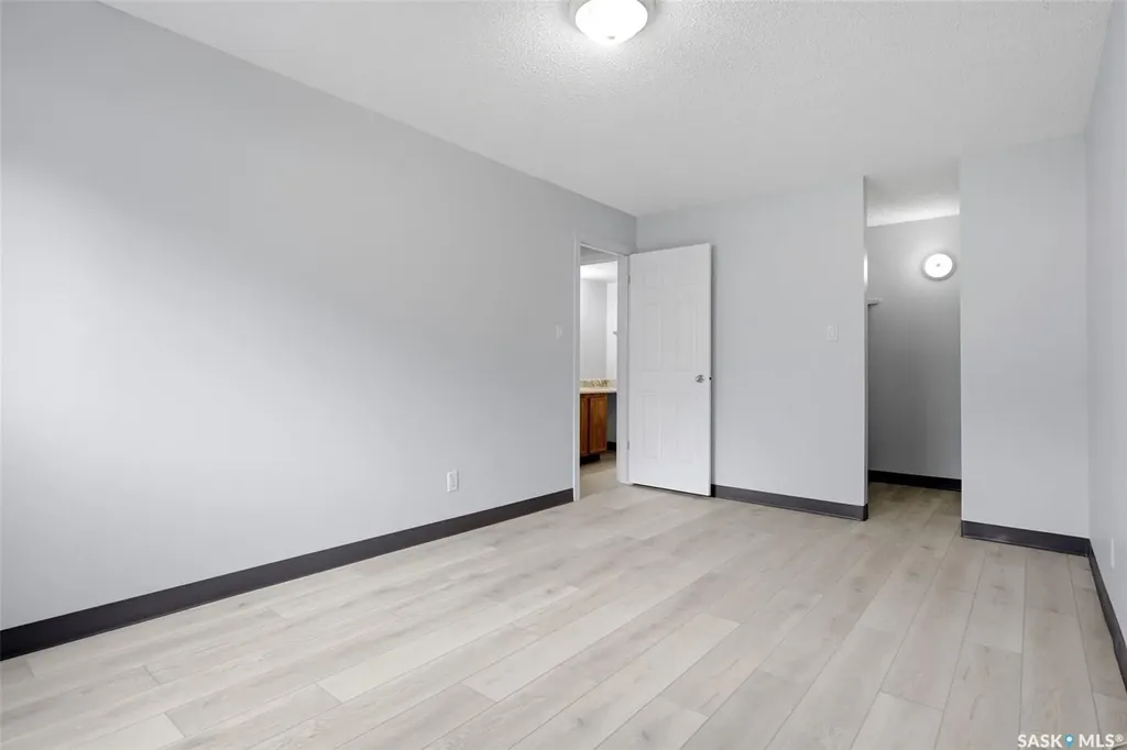51 Rodenbush Drive Regina SK S4R 8C7