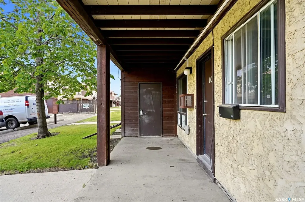 51 Rodenbush Drive Regina SK S4R 8C7