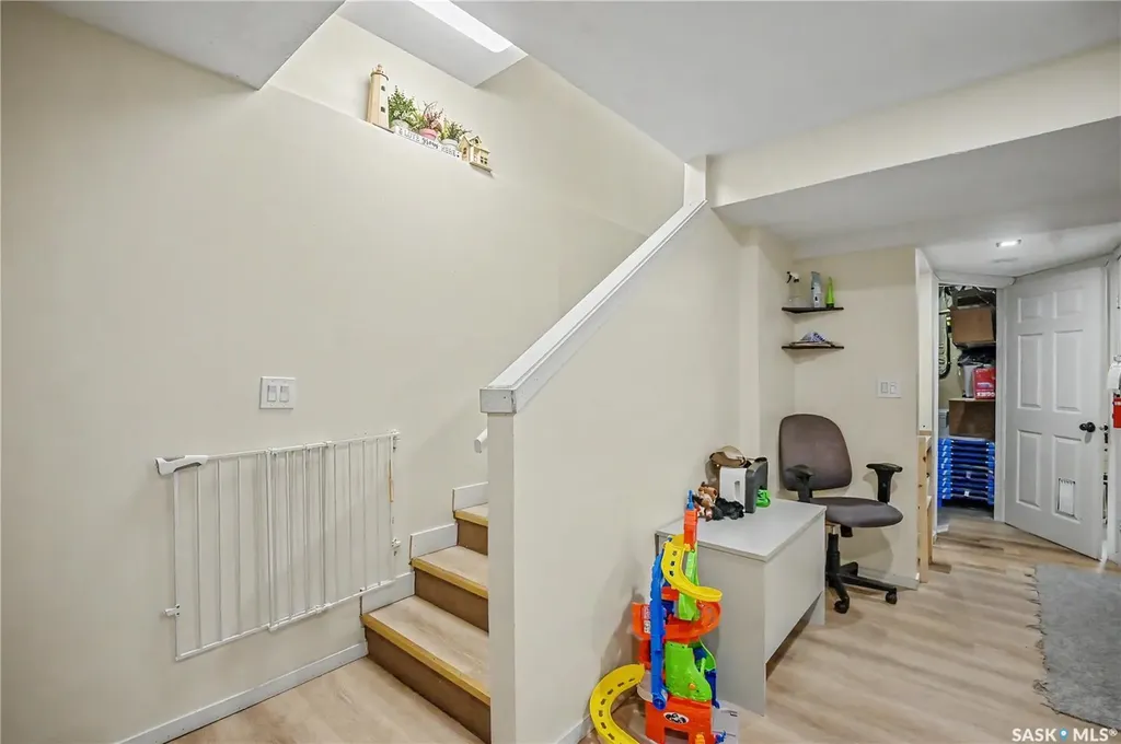 106 Westfield Road Saskatoon SK S7V 0Z8