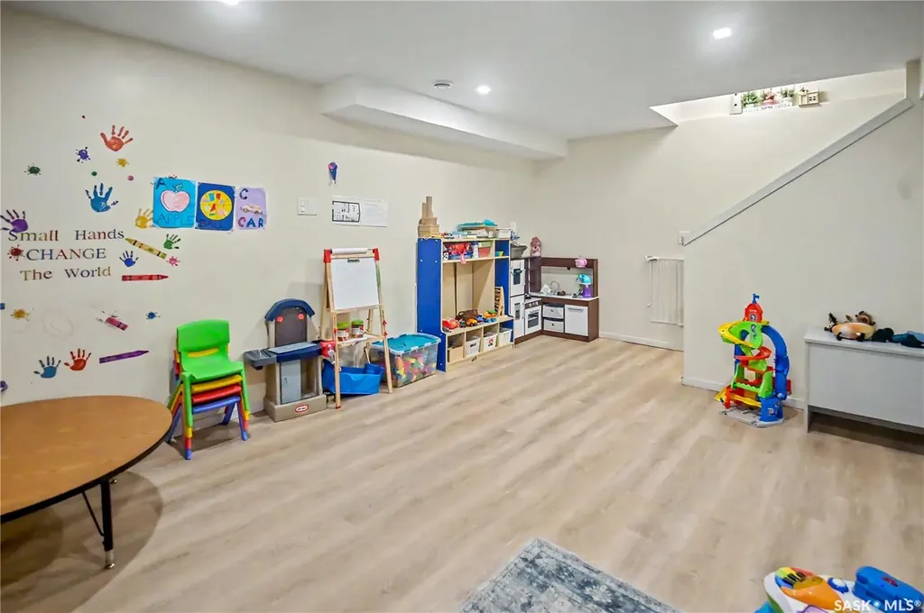 106 Westfield Road Saskatoon SK S7V 0Z8