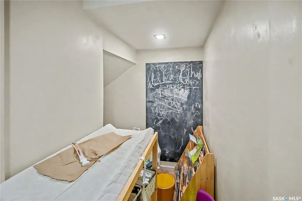 106 Westfield Road Saskatoon SK S7V 0Z8