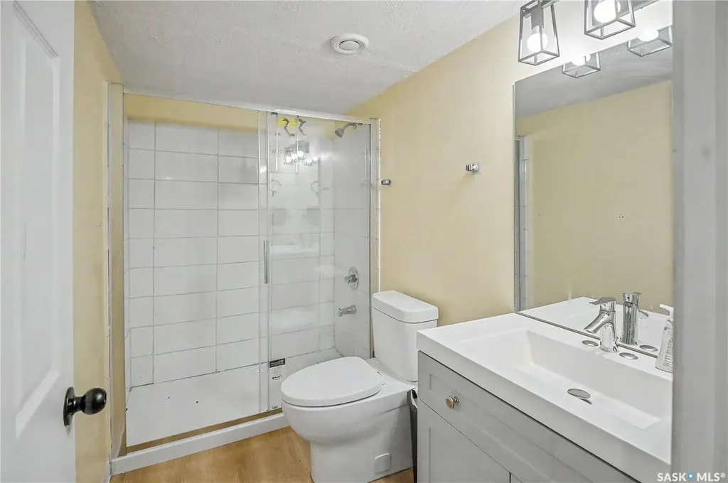 106 Westfield Road Saskatoon SK S7V 0Z8