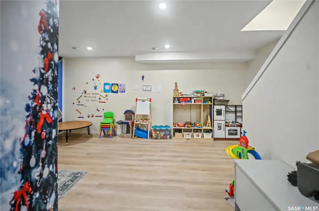 106 Westfield Road Saskatoon SK S7V 0Z8