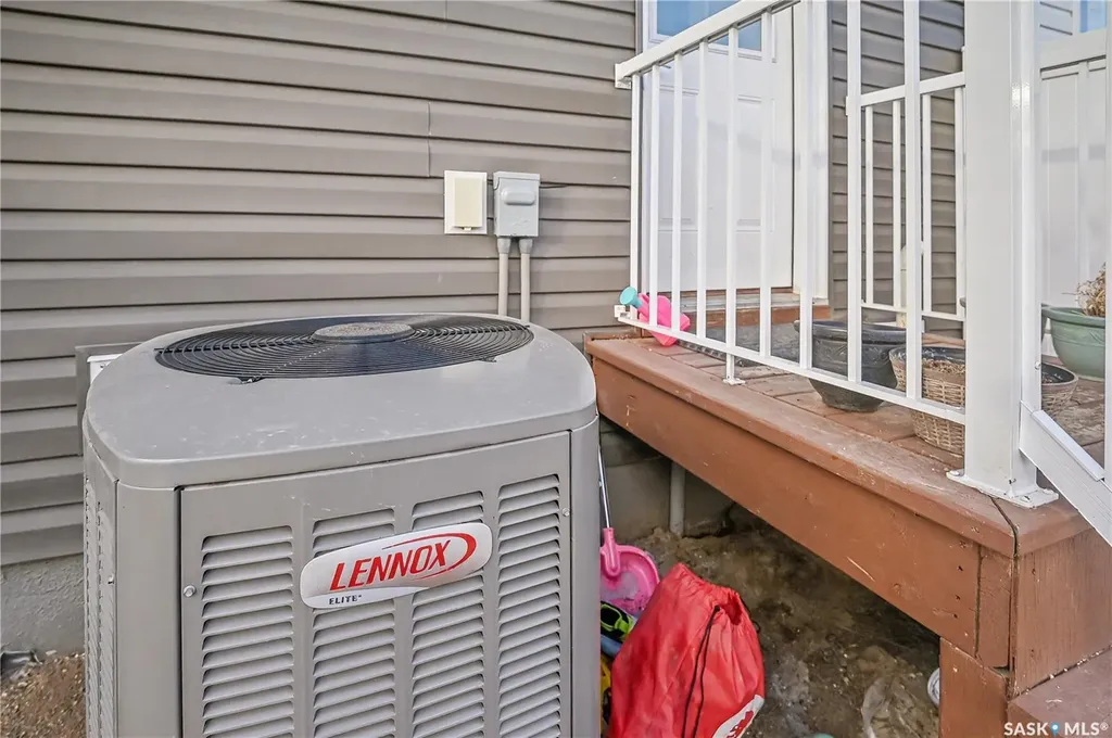 106 Westfield Road Saskatoon SK S7V 0Z8