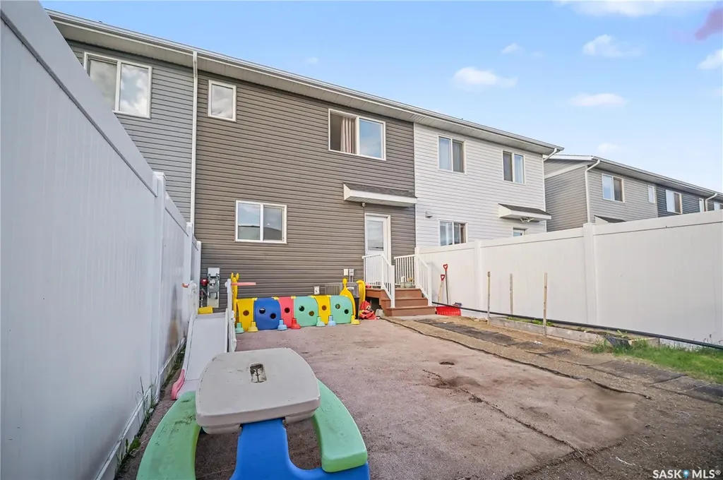 106 Westfield Road Saskatoon SK S7V 0Z8