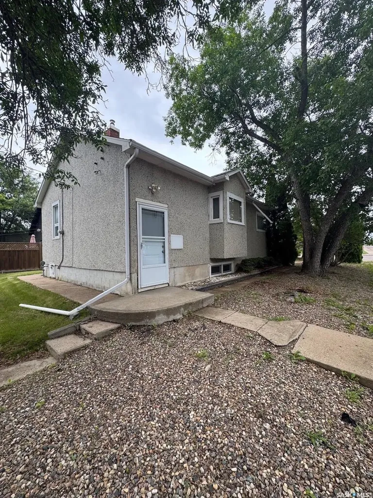 1301 107th Street North Battleford SK S9A 1Z6
