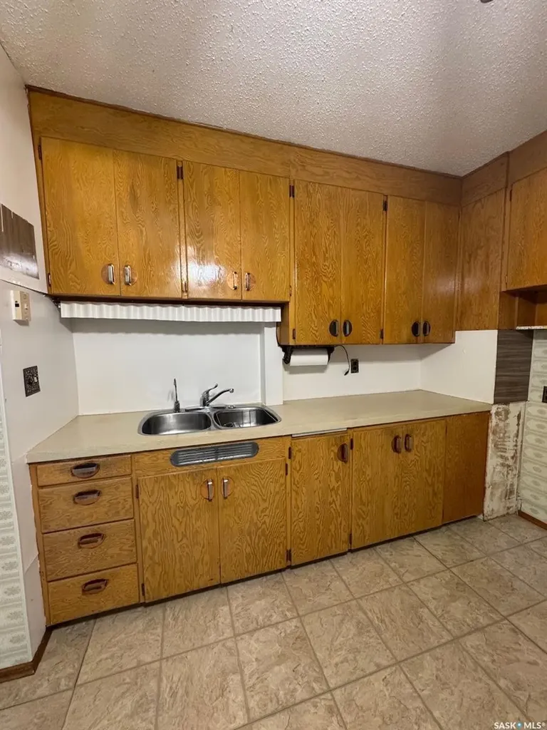 1301 107th Street North Battleford SK S9A 1Z6
