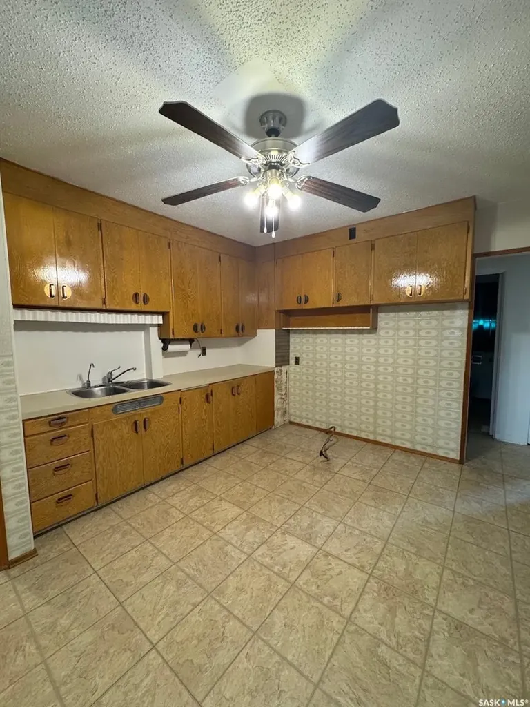 1301 107th Street North Battleford SK S9A 1Z6