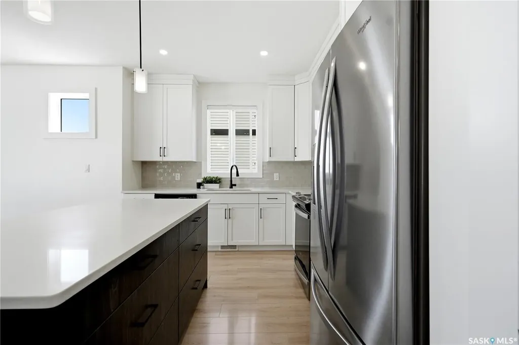 916 Feheregyhazi Boulevard Saskatoon SK S7W 1E1