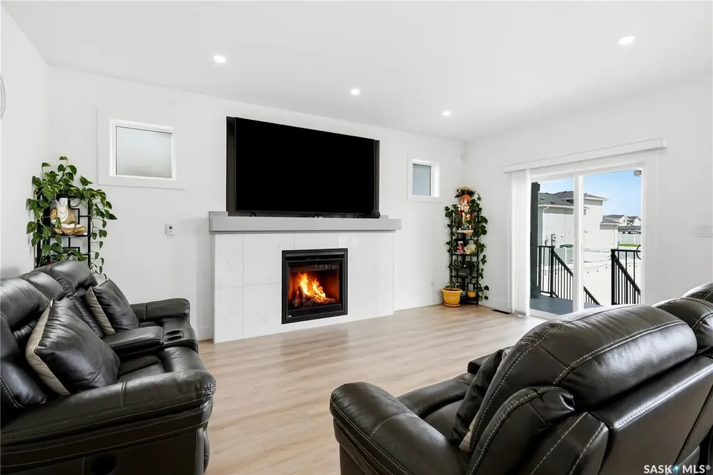 916 Feheregyhazi Boulevard Saskatoon SK S7W 1E1