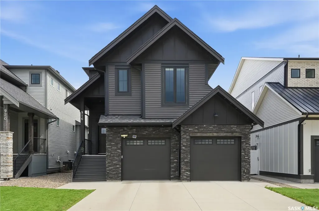 916 Feheregyhazi Boulevard Saskatoon SK S7W 1E1