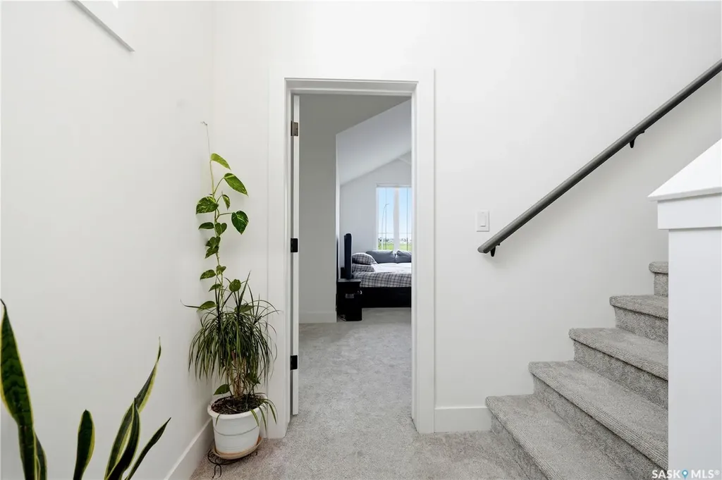 916 Feheregyhazi Boulevard Saskatoon SK S7W 1E1