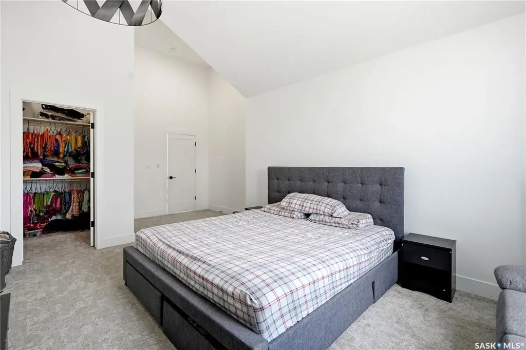 916 Feheregyhazi Boulevard Saskatoon SK S7W 1E1