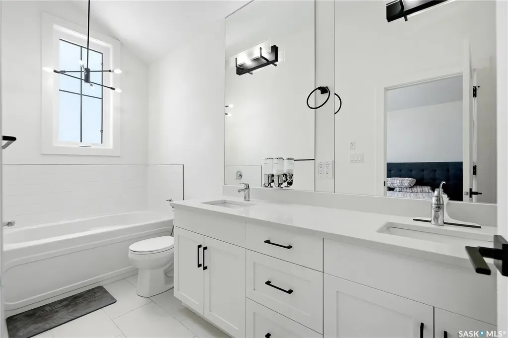 916 Feheregyhazi Boulevard Saskatoon SK S7W 1E1