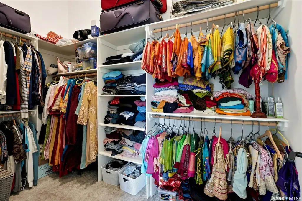 916 Feheregyhazi Boulevard Saskatoon SK S7W 1E1