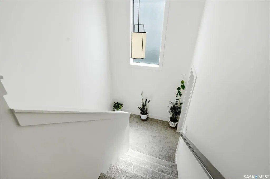 916 Feheregyhazi Boulevard Saskatoon SK S7W 1E1