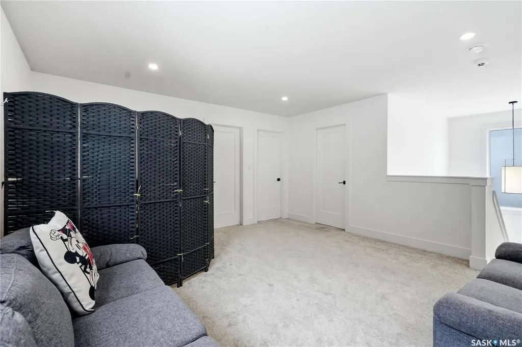 916 Feheregyhazi Boulevard Saskatoon SK S7W 1E1