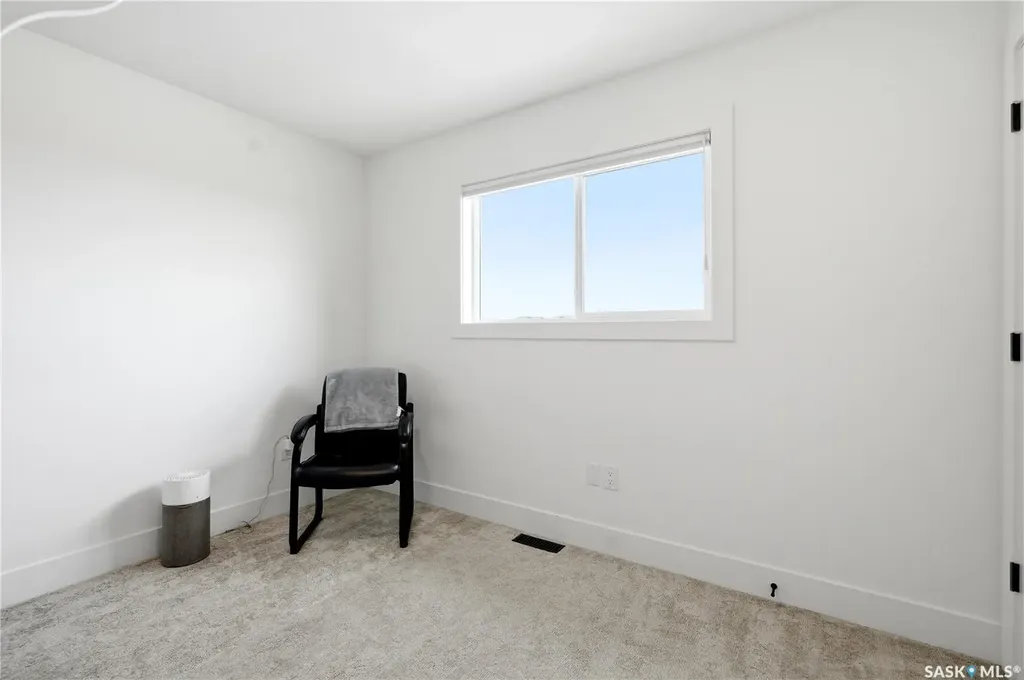 916 Feheregyhazi Boulevard Saskatoon SK S7W 1E1