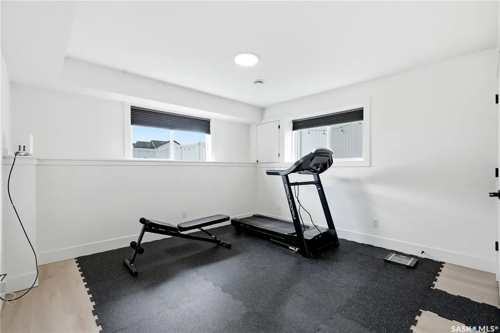 916 Feheregyhazi Boulevard Saskatoon SK S7W 1E1