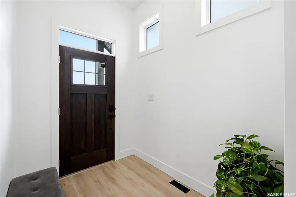 916 Feheregyhazi Boulevard Saskatoon SK S7W 1E1