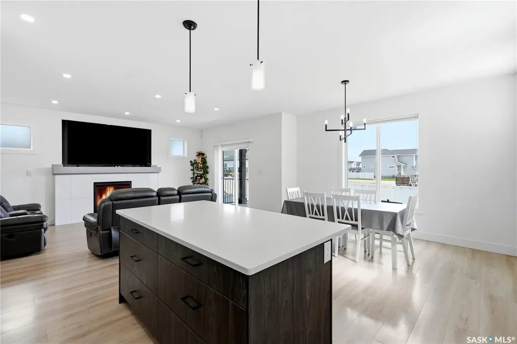 916 Feheregyhazi Boulevard Saskatoon SK S7W 1E1