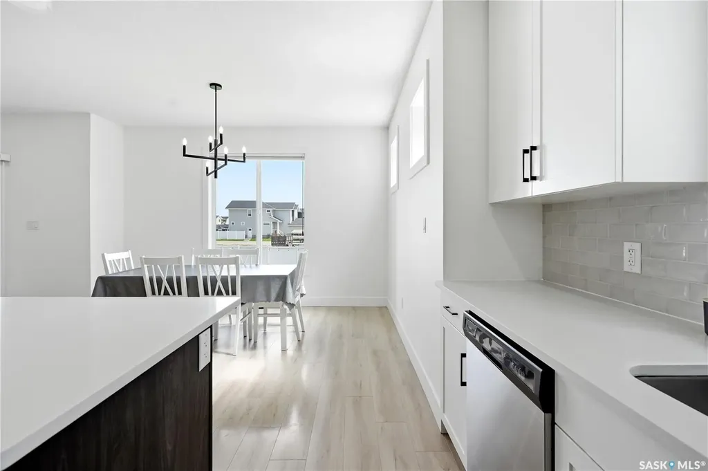 916 Feheregyhazi Boulevard Saskatoon SK S7W 1E1