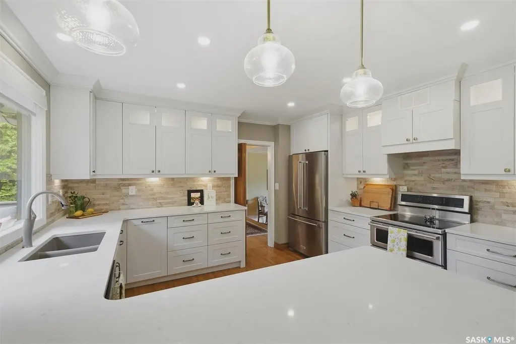 201 Garrison Crescent Saskatoon SK S7H 2Z7