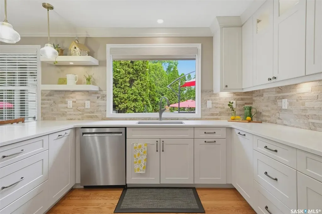 201 Garrison Crescent Saskatoon SK S7H 2Z7